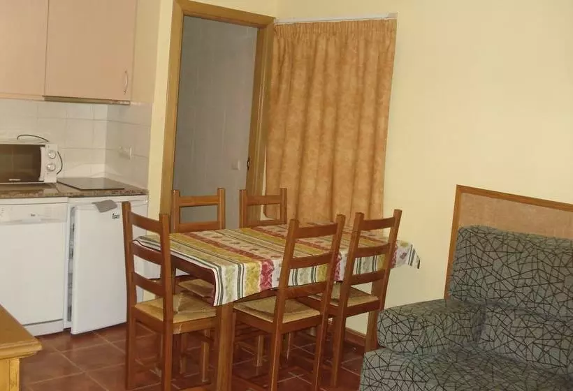 آپارتمان 2 خوابه, Aparthotel Llempó