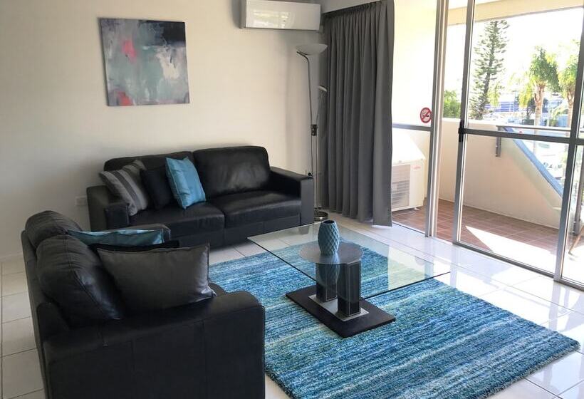 Апартаменты 1 Спальня Вид на Бассейн, Baronnet Apartments