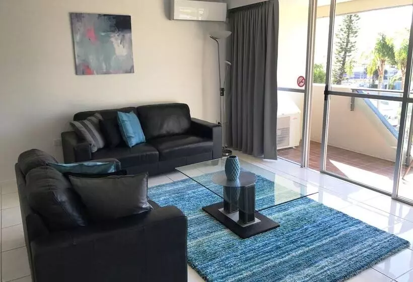 آپارتمان 1 خوابه با چشم‌انداز استخر, Baronnet Apartments