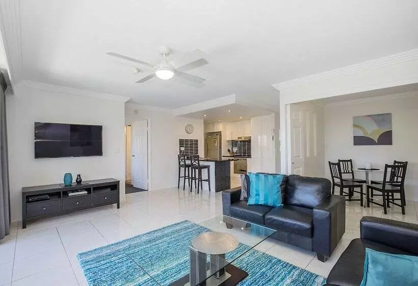 آپارتمان 1 خوابه با چشم‌انداز استخر, Baronnet Apartments