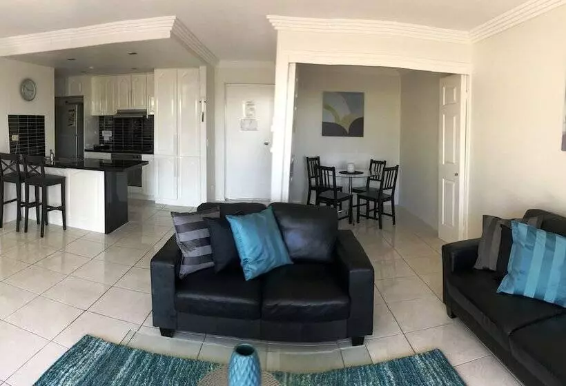 آپارتمان 1 خوابه با چشم‌انداز استخر, Baronnet Apartments