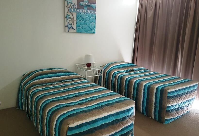 شقة غرفتين نوم مطلة على حمام السباحة, Baronnet Apartments