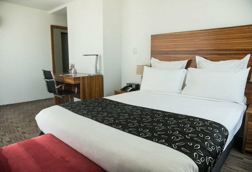 غرفة بريميوم مزودة بشُرفة, Cambridge Hotel Sydney