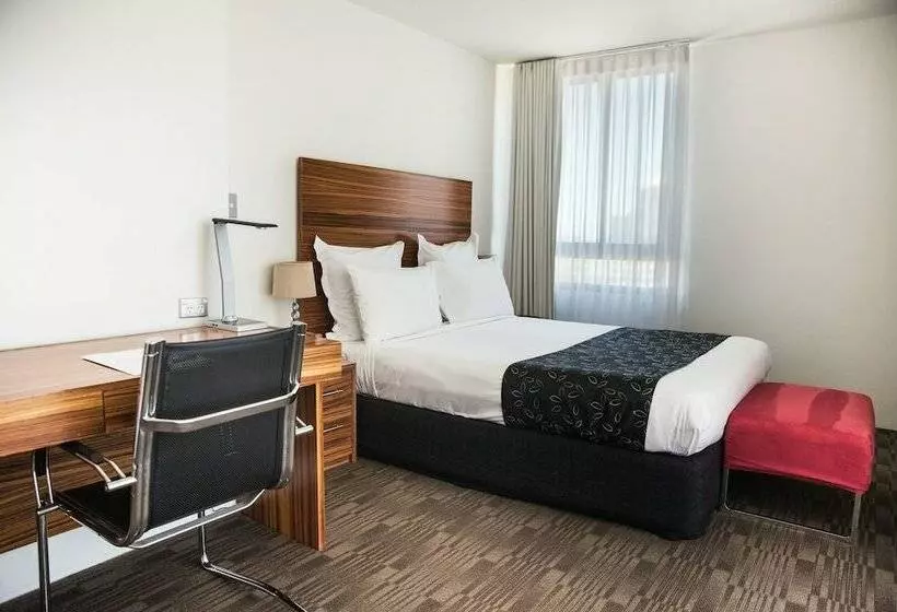 اتاق پریمیوم با بالکن, Cambridge Hotel Sydney