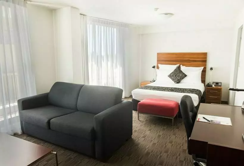 اتاق لوکس با بالکن, Cambridge Hotel Sydney