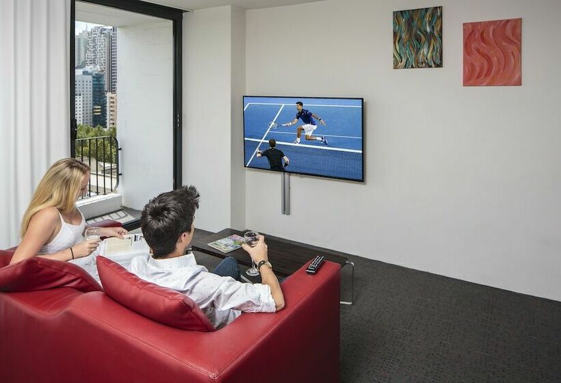 غرفة ديلوكس مزودة بشرفة, Cambridge Hotel Sydney