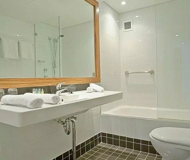 اتاق لوکس با بالکن, Cambridge Hotel Sydney