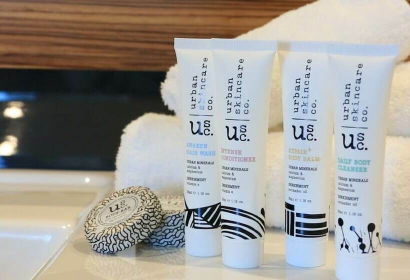 غرفة ديلوكس مزودة بشرفة, Cambridge Hotel Sydney