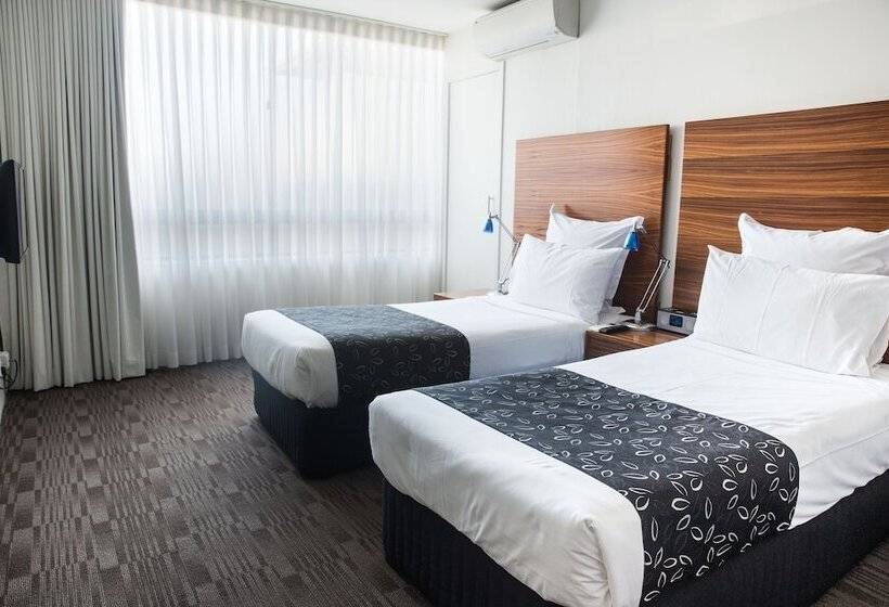스탠다드 룸, Cambridge Hotel Sydney