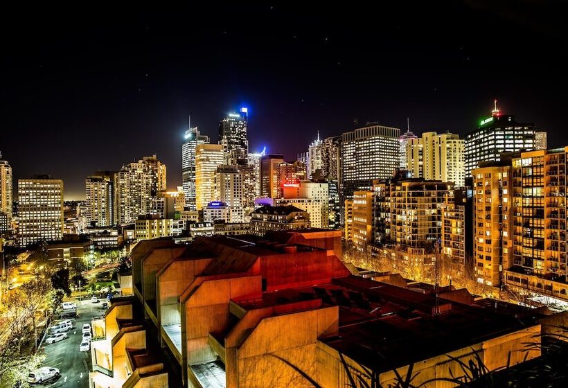 غرفة بريميوم مزودة بشُرفة, Cambridge Hotel Sydney