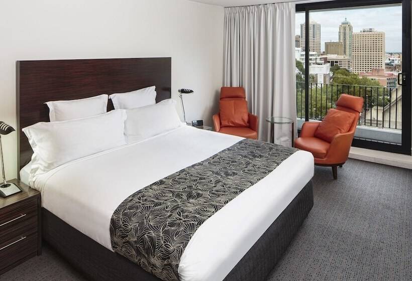 غرفة بريميوم مزودة بشُرفة, Cambridge Hotel Sydney
