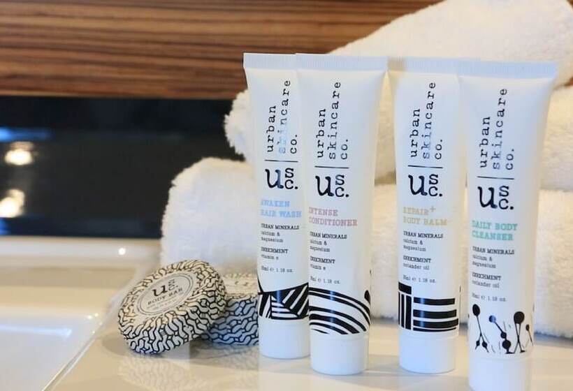 غرفة قياسية ثلاثية, Cambridge Hotel Sydney