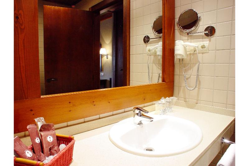 Camera Tripla Standard, Font Andorra Hostel by Nexta