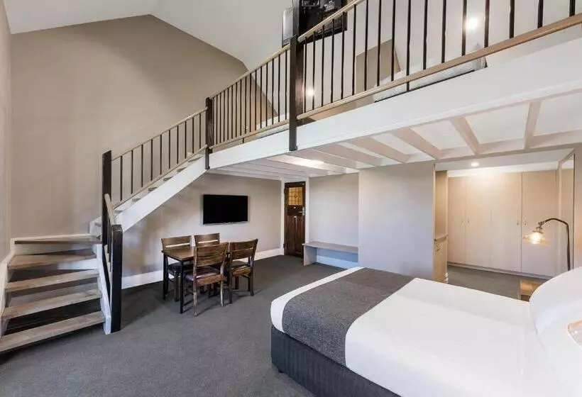 اتاق خانوادگی, Best Western Olde Maritime Motor Inn