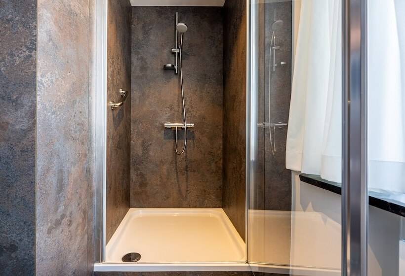 Номер Стандарт, Central