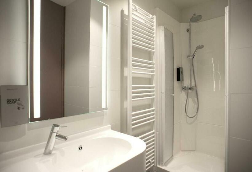 اتاق استاندارد سه نفره, Du Congres