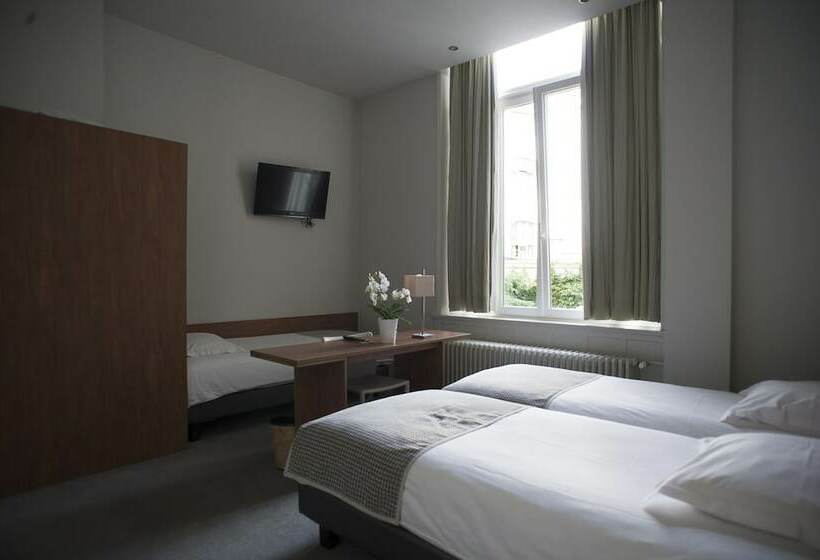 اتاق استاندارد سه نفره, Du Congres