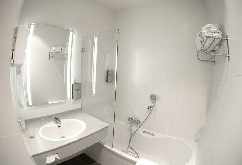 اتاق استاندارد چهار تخته, Du Congres