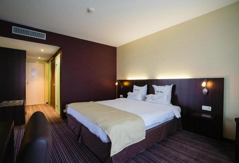 חדר סטנדרט, Europe