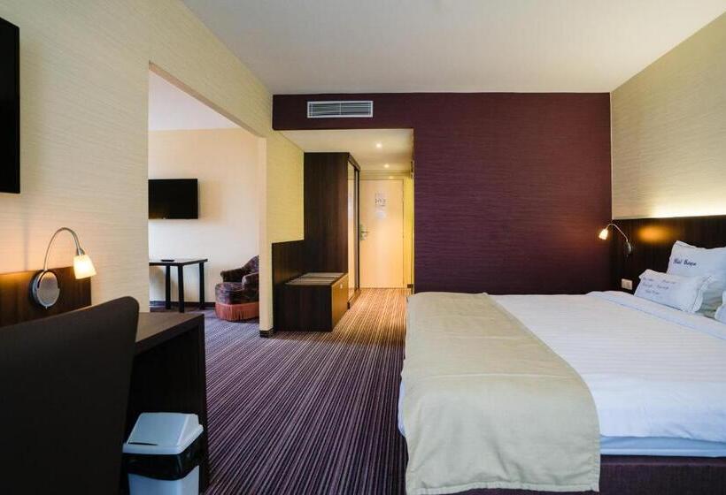 חדר סופריור, Europe