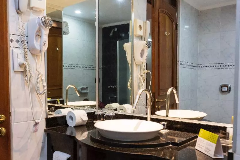 اتاق خانوادگی, Exe Hotel Cataratas