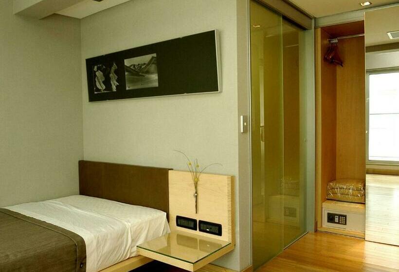 اتاق استاندارد یک نفره, Htl Urbano