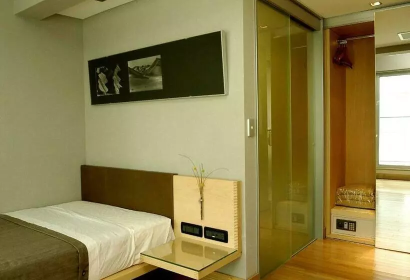 اتاق استاندارد یک نفره, Htl Urbano