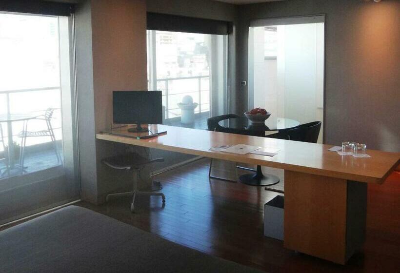 اتاق اجرایی, Htl Urbano