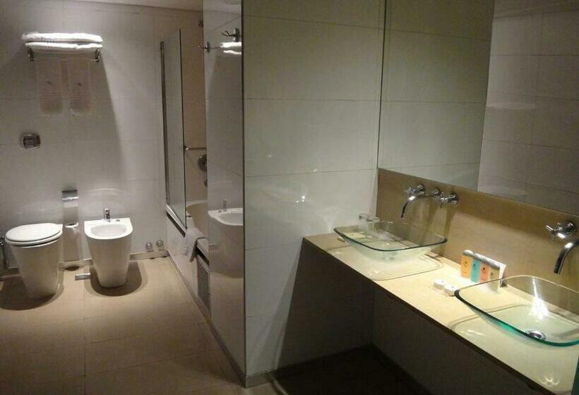 اتاق اجرایی, Htl Urbano