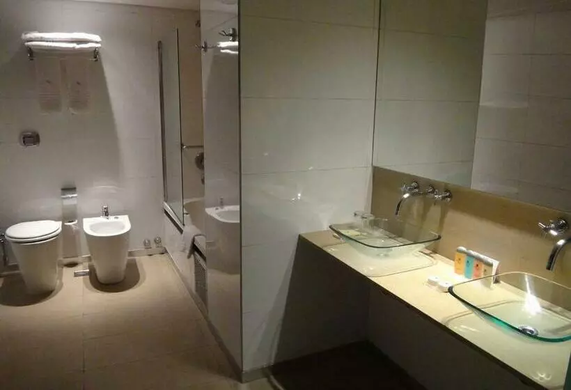 اتاق اجرایی, Htl Urbano