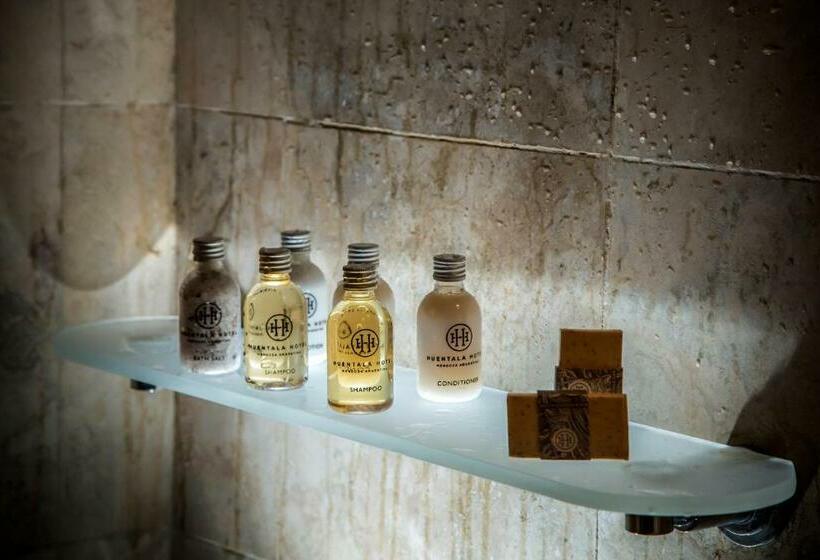 غرفة كلاسيكية ثلاثية, Huentala