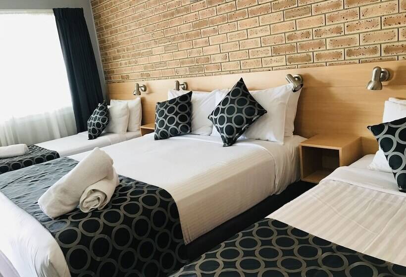 חדר משפחתי, Jumbuck Motor Inn