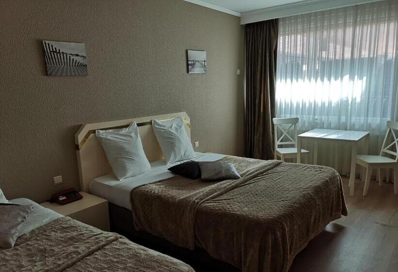 Номер Стандарт Трехместный, La Cote D Or