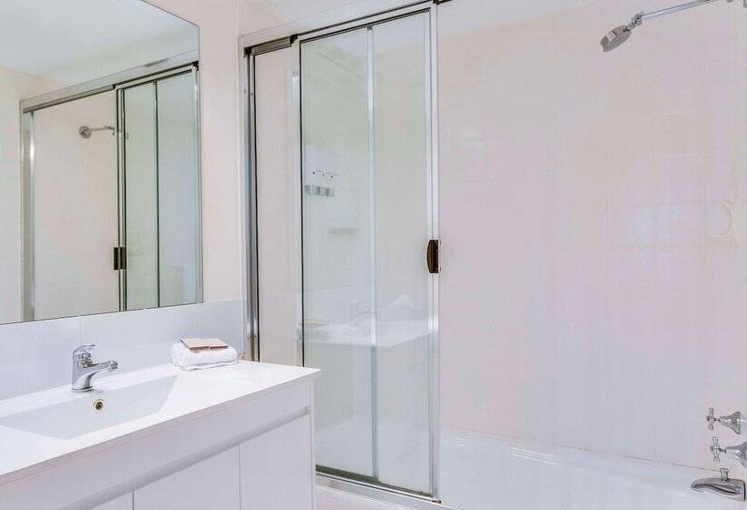 آپارتمان 1 خوابه, Metro Apartments On King