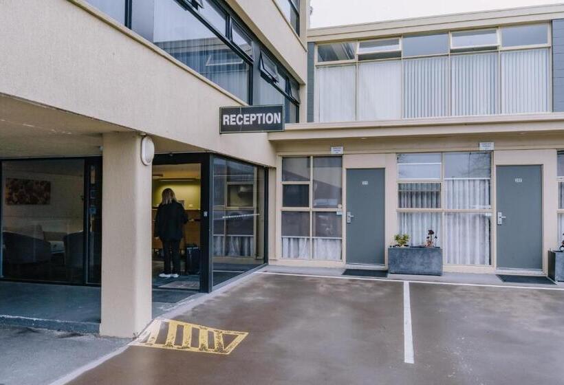 一楼标准间, Motel 429