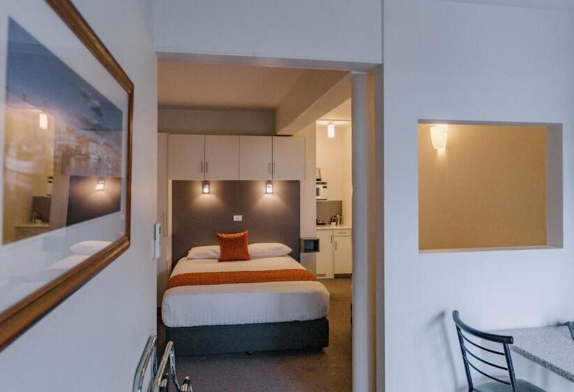 一楼标准间, Motel 429