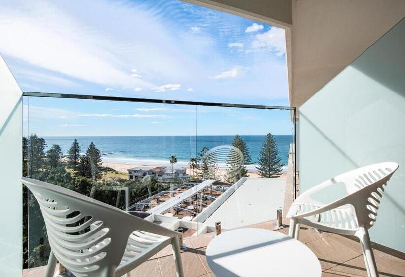 غرفة قياسية مطلّة علي البحر مزوَّدة بشُرفة, Novotel Wollongong Northbeach