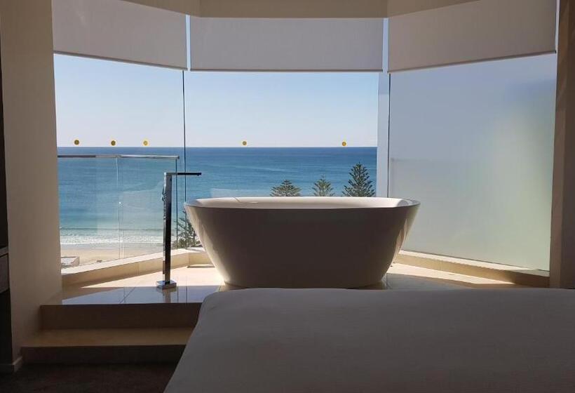 جناح, Novotel Wollongong Northbeach