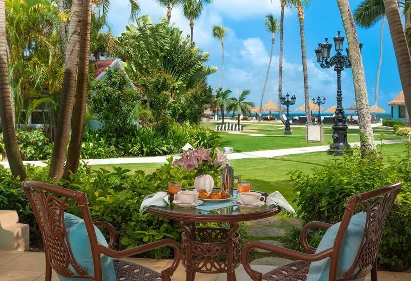 سوئیت کلاب, Sandals Grande Antigua   All Inclusive Resort And Spa   Couples Only