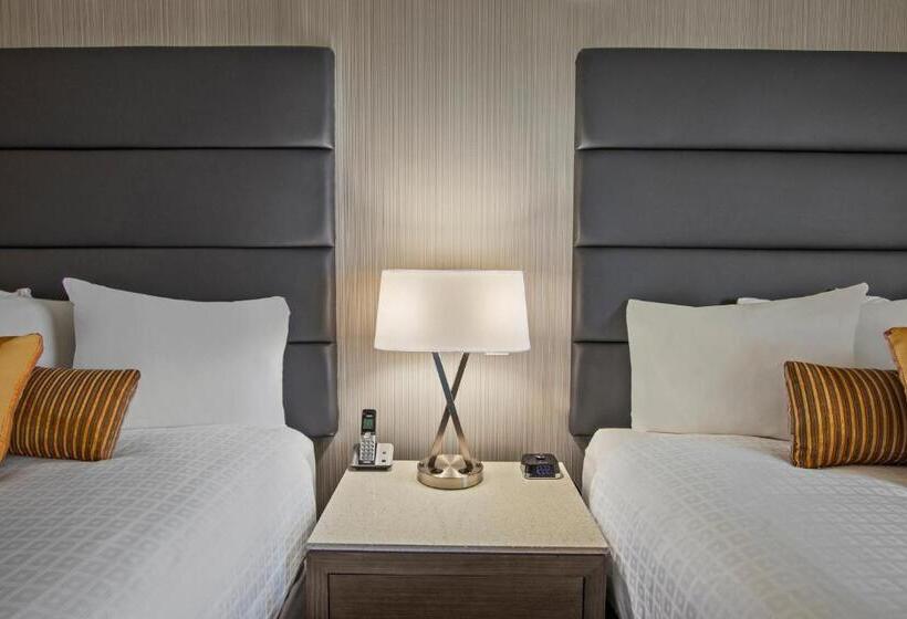 חדר סטנדרט, Best Western Premier Calgary Plaza Hotel & Conference Centre