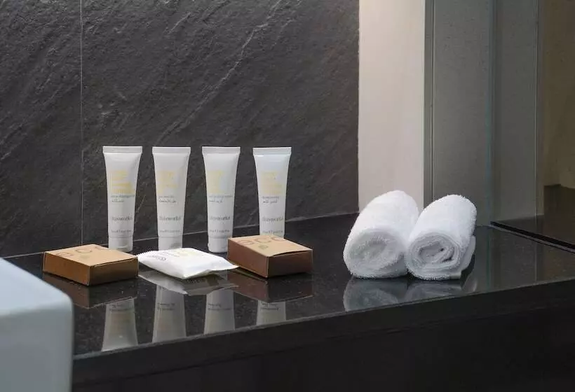 スタンダードルーム, Crowne Plaza Bahrain, An Ihg