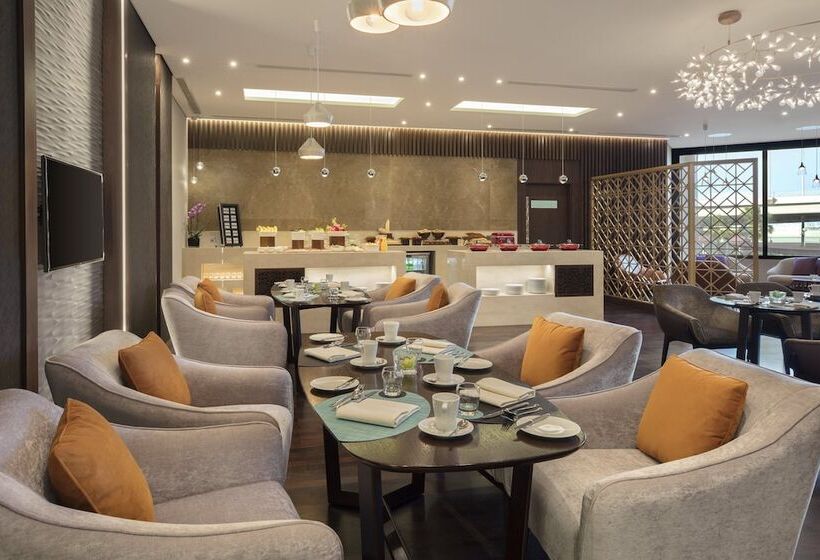 اتاق استاندارد با تخت دوبل, Crowne Plaza Bahrain, An Ihg