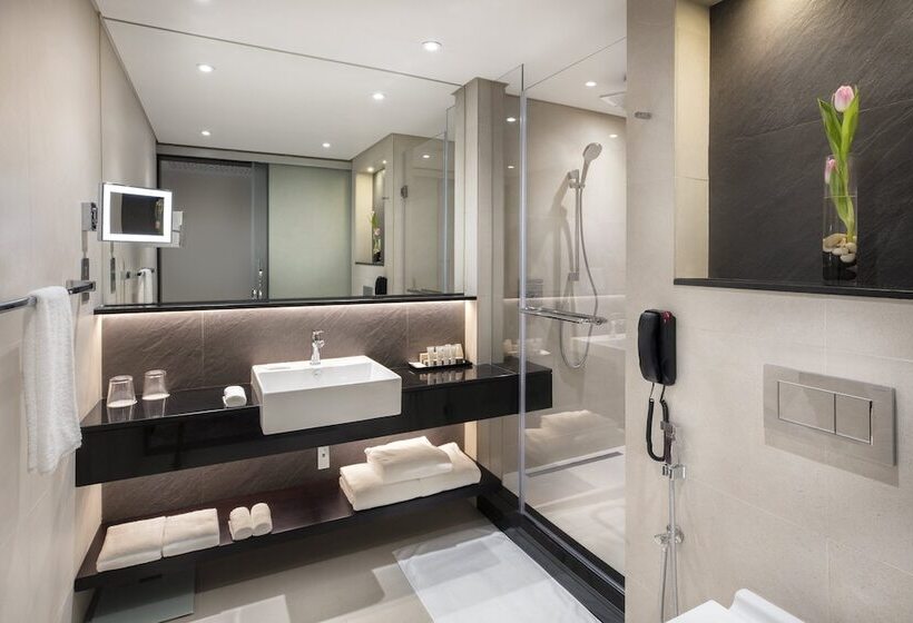 اتاق استاندارد با تخت دوبل, Crowne Plaza Bahrain, An Ihg