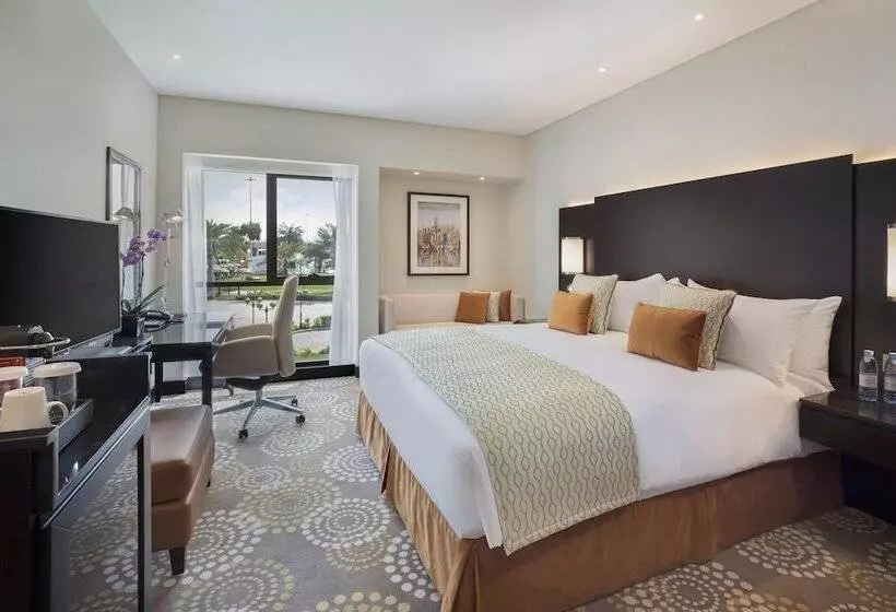ダブルベッドスタンダードルーム, Crowne Plaza Bahrain, An Ihg