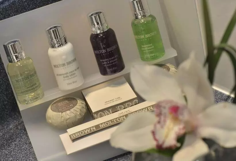 ダブルベッドスタンダードルーム, Crowne Plaza Bahrain, An Ihg