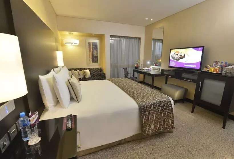 ダブルベッドスタンダードルーム, Crowne Plaza Bahrain, An Ihg