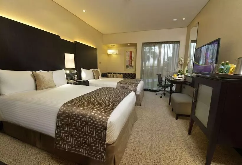 ダブルベッドスタンダードルーム, Crowne Plaza Bahrain, An Ihg