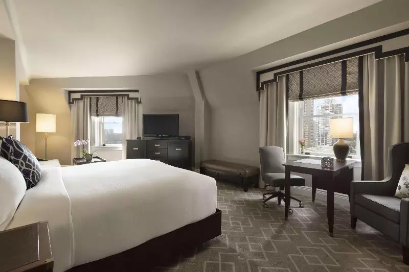キングサイズベッドのスタンダードルーム, Fairmont Hotel Macdonald