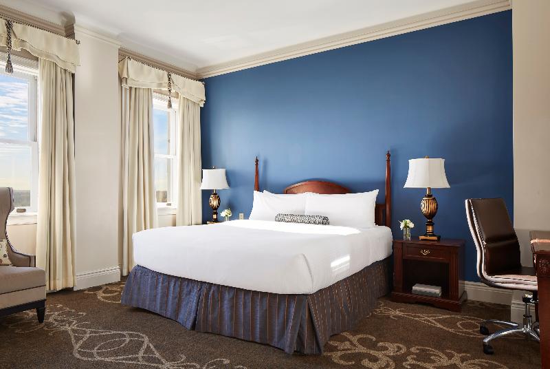 豪华房间, Fairmont Hotel Macdonald