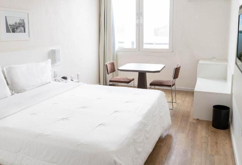 스탠다드 룸 더블 침대, Plaza São Rafael